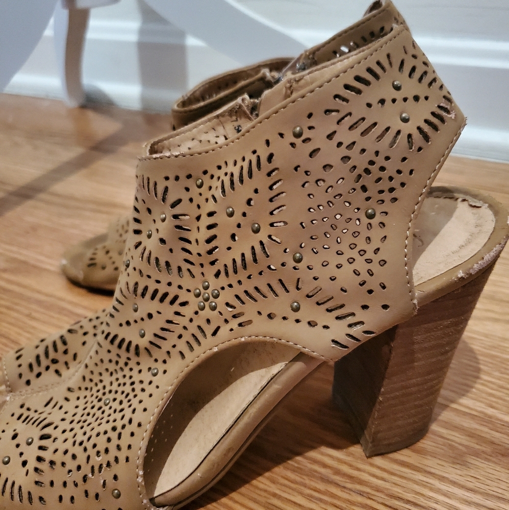Betheny Open toe die cut lace vegan heels tan